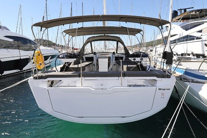 Hire Sailboat Dufour Yachts Dufour 44 Biograd na Moru