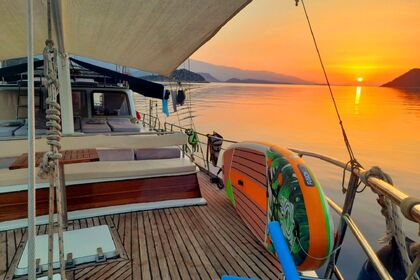 Traditional Gulet with a capacity of 8 people