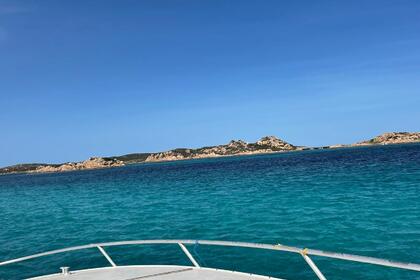 BOAT WITHOUT A LICENSE FOR THE MADDALENA ARCHIPELAGO AND CORSICA