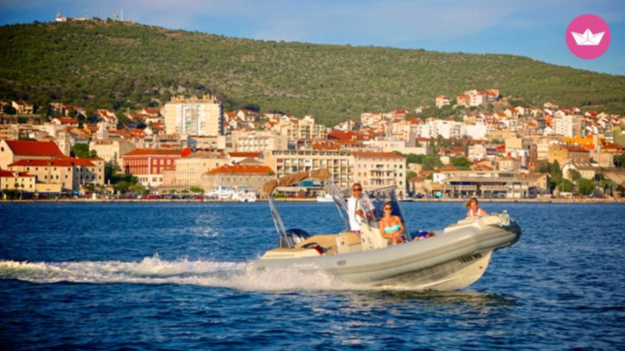 RIB (надувная моторная лодка) Capelli 700  