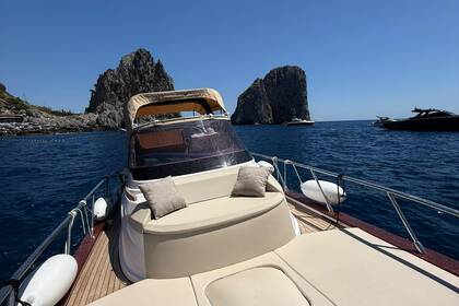 Location Bateau à moteur gozzo 8,50 mimi Positano