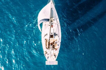 Hyra båt Segelbåt JEANNEAU GIN FIZZ Roses
