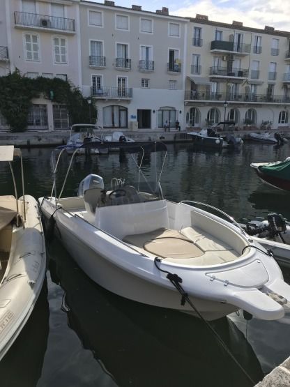 Czarter Łódź motorowa Av 696 Open Grimaud