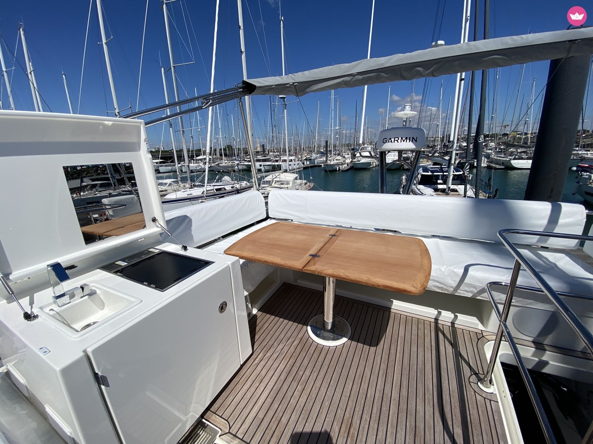Bateau à moteur Jeanneau Prestige F4 650cv 5