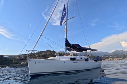 Hire Sailboat Beneteau First 31.7 Arenzano