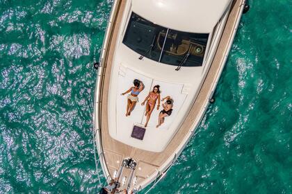 Hyra båt Motorbåt Ferreti 70 Puerto Banús