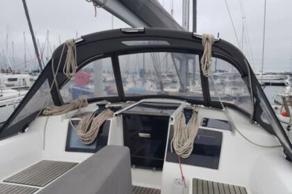 Charter Sailboat Dufour 382 GL Larmor-Plage