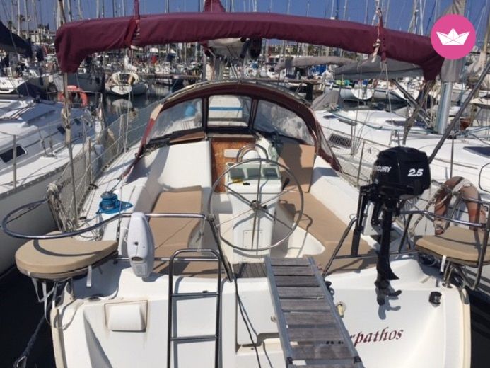 Charter Sailboat Beneteau Oceanis Clipper 331 Barcelona
