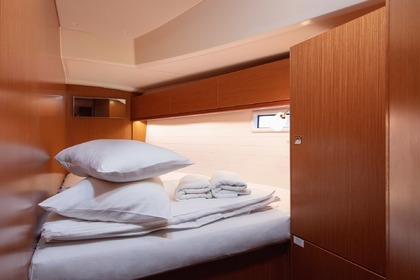 Парусник Бавария Крейсер 46