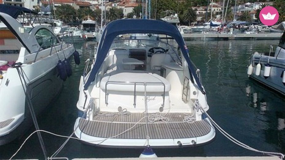 Charter motorboat in Split  