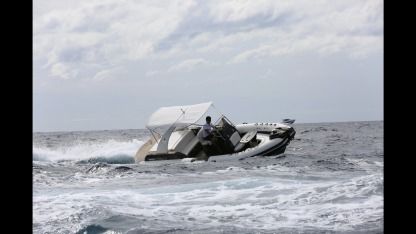 Location Semi-rigide Wimbi Boats W7I Grimaud