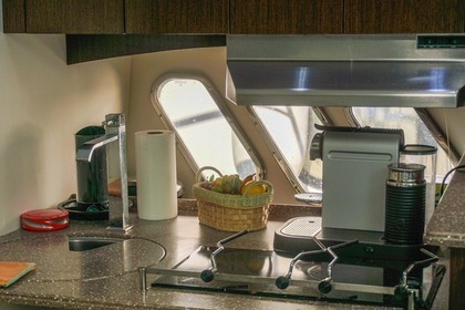 Cruiser Yachts 430cc Themis iv