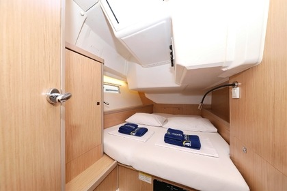 Hyra båt Segelbåt BENETEAU OCEANIS 45 Trogir