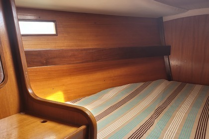 OCEANIS 430 - Безопасная и Комфортная Лодка