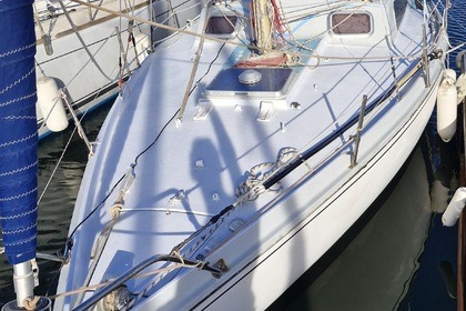 Hire Sailboat Jeanneau Sangria Gruissan