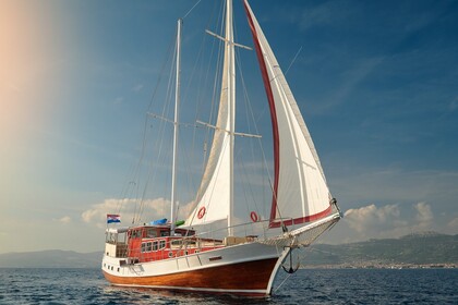 Hire Sailboat  Gulet Sole Kaštel Gomilica