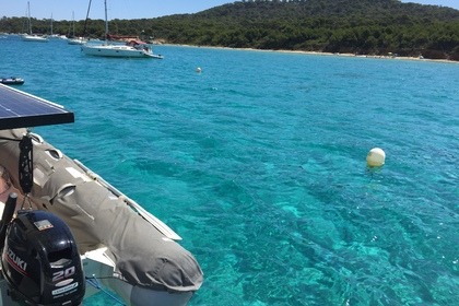 Porquerolles en Catamaran a voiles