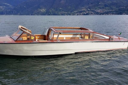 Charter Motorboat VIO CLASSICA LIMOUSINE IN LEGNO IN STILE VENEZIANO Menaggio