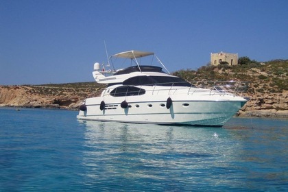 Rental Motorboat AZIMUT 52 Msida