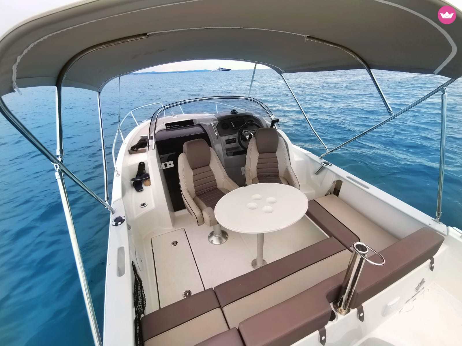 Jeanneau Cap Camarat 6.5 Wa in Zadar for hire