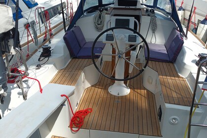 Rental Sailboat Jeanneau Sun Odyssey 319 Marina di Portorosa