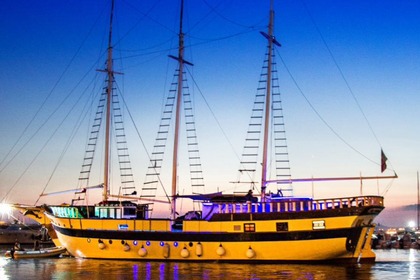 Rental Gulet Galeone 97 Naples