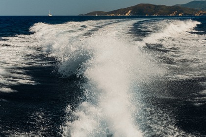 Miete Motorboot FERRETTI MOCHI CALIARI 50 Kefalonia