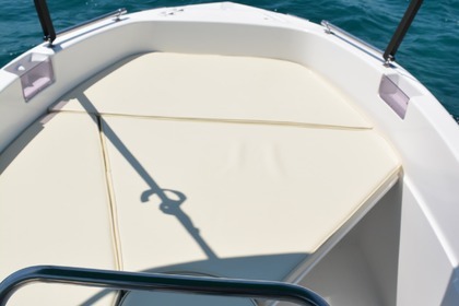 Lancha sin licencia en Sitges