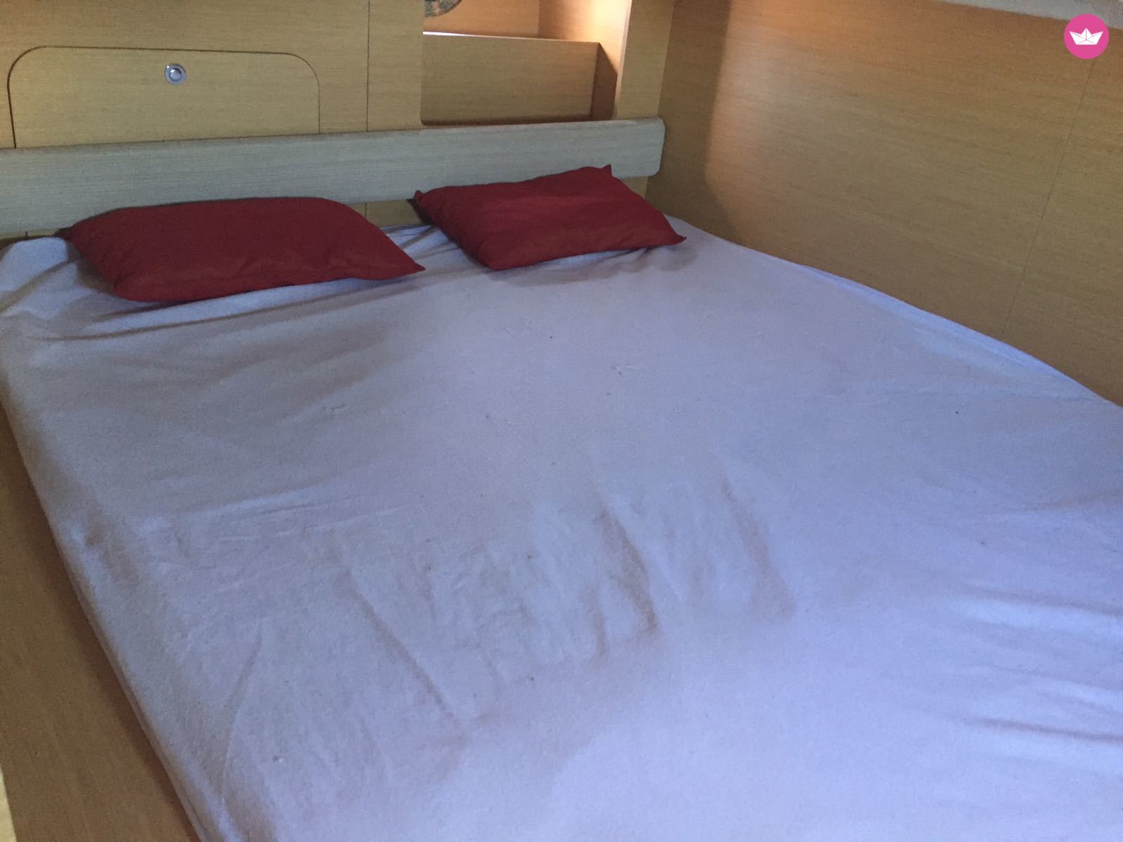 Motorboat Beneteau Monte Carlo 27  