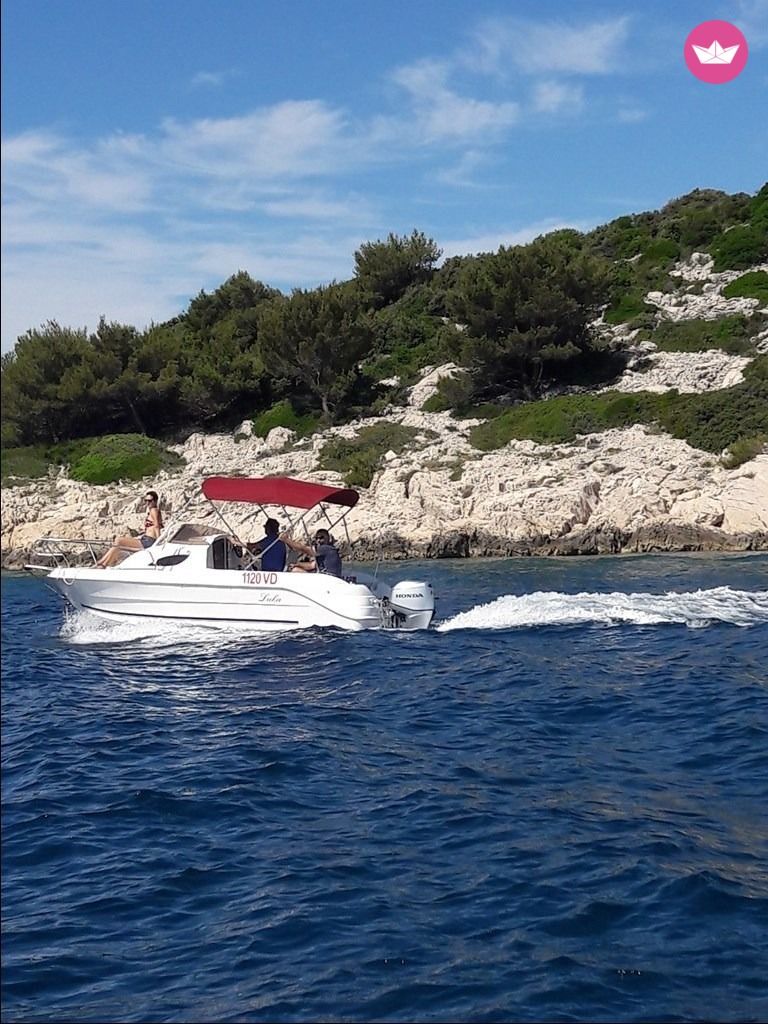 Charter Motorboat Luka M-Sport 525 Vodice