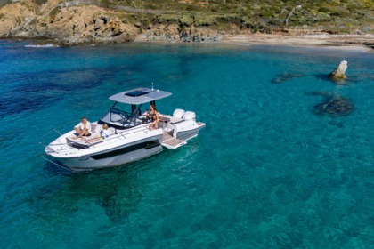 Charter Motorboat Jeanneau Cap Camarat 9.0 Wa Série 2 Hyères