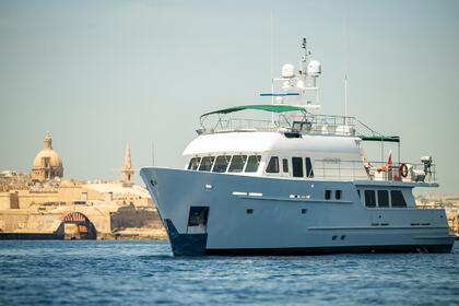 Rental Motor yacht Yachtalgar Contrucoes de Iates 2004 Birgu