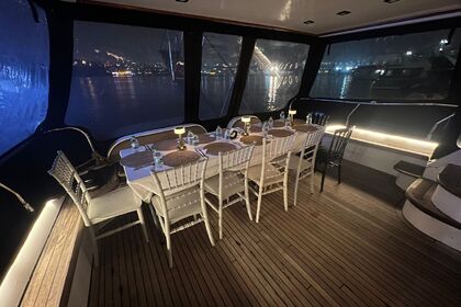 Spacious and comfortable yacht in the Bosphorus