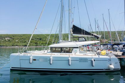 Charter Catamaran Lagoon-Bénéteau Lagoon 39 - 4 + 2 cab. Punat