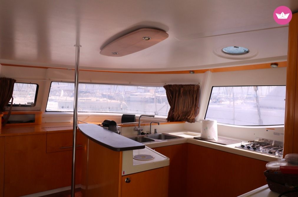 Catamaran Fountaine Pajot Salina 48  
