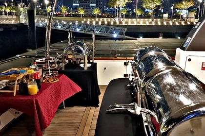 All inclusive yacht charter in Dubai / Bandit 63ft Yacht