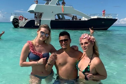 Welcome to,  Kimbara Cabrera Yacht Prívate  5-Star Luxury Yacht: All-Inclusive Captain & Crew