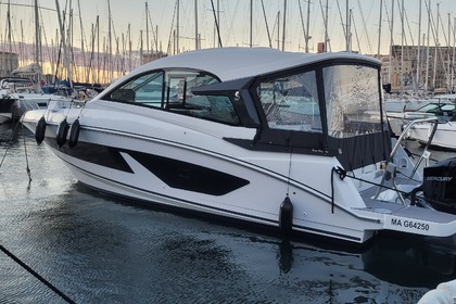 Miete Motorboot Beneteau Gran turismo 32 Marseille