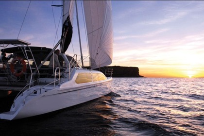 Hire Catamaran Seawind 1000 Sydney