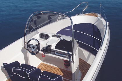 Noleggio Barca senza patente  Yamarin CC56 Dongo