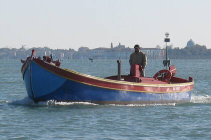 Hyra båt Motorbåt Barca Tradizionale Bragozzo Venedig