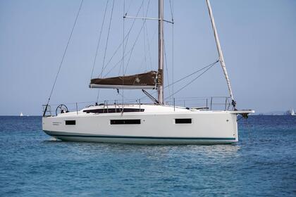 Hire Sun Odyssey 410