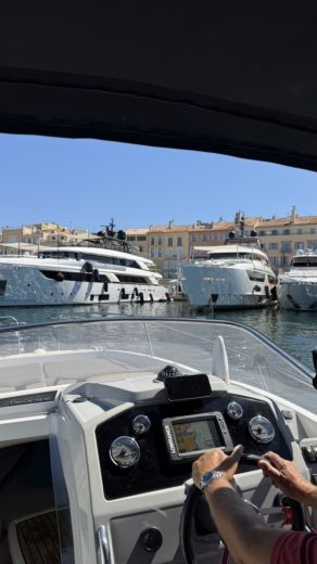 Sainte-Maxime Motorboat JEANNEAU Cap Camarat 7,5 WA alt tag text