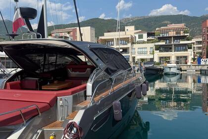 Miete Motorboot Cranchi Cranchi M 44 Herceg Novi