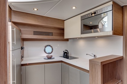 Beautiful Beneteau Gran Tourismo 46