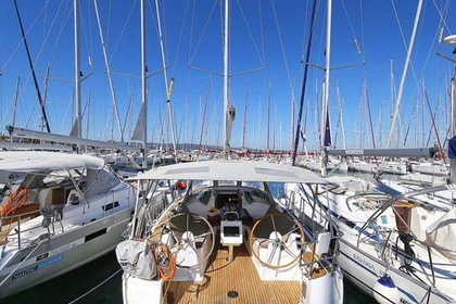 Hire Sailboat Bavaria Bavaria Cruiser 37 Marina Hramina