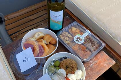 Full day tour, sunset aperitif, party boat, charter capri sorrento positano amalfi