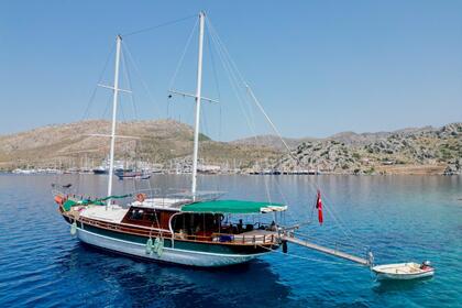 Hire Motorboat Aegean Builders Custom Built Muğla