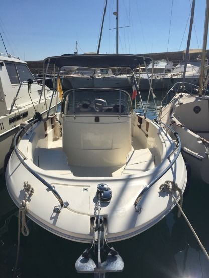 Location Bateau à moteur Jeanneau Cap Camarat 6.25 4T Villefranche-sur-Mer