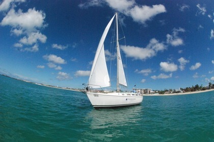 Charter Sailboat Catalina Yachts 36 Simpson Bay